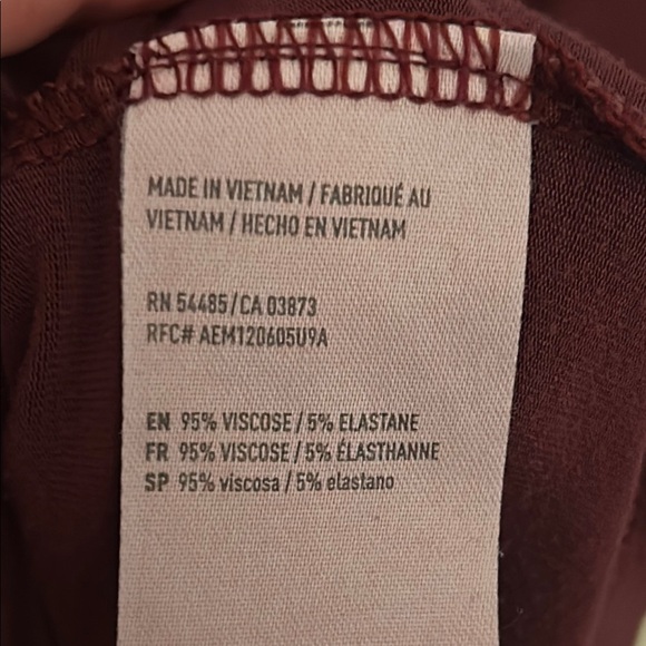 American Eagle Outfitters burgundy, soft and sexy V-Neck Relaxed Tee, size S - Picture 4 of 7